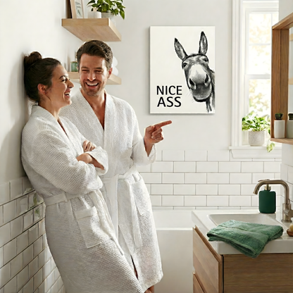 VeikeäAasi™ – Hauska Aasi -kylpyhuonetaulu